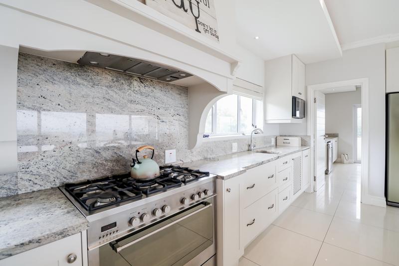 To Let 5 Bedroom Property for Rent in Pinnacle Point Golf Estate Western Cape